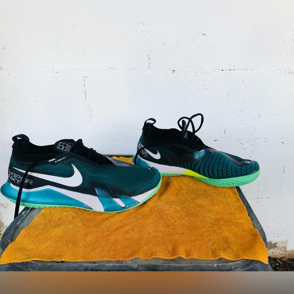 Nike Vapor NCT Tennis shoes. Green with black great condition.